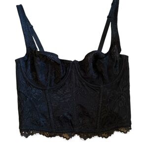 Skims Lace Corset black brand new without tags 
Medium